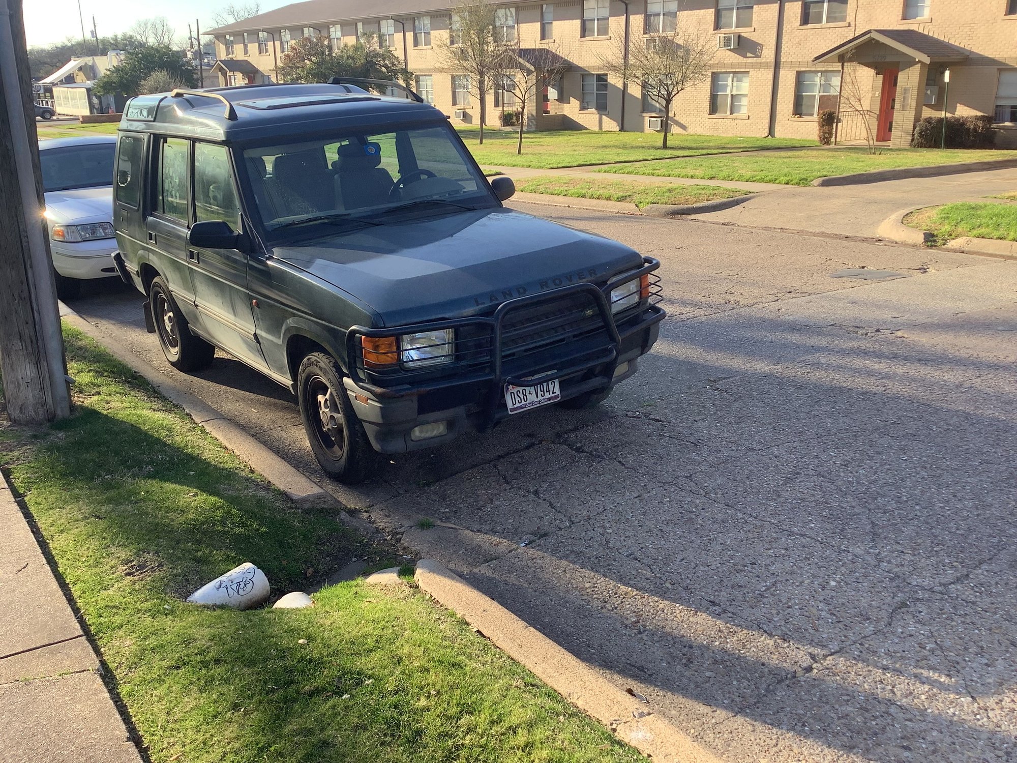 1996 Land Rover Discovery - Land Rover discovery 1996 135,000 miles - Used - VIN SAL0Y1240TA528017 - 8 cyl - 4WD - Automatic - SUV - Other - Dallas, TX 75206, United States