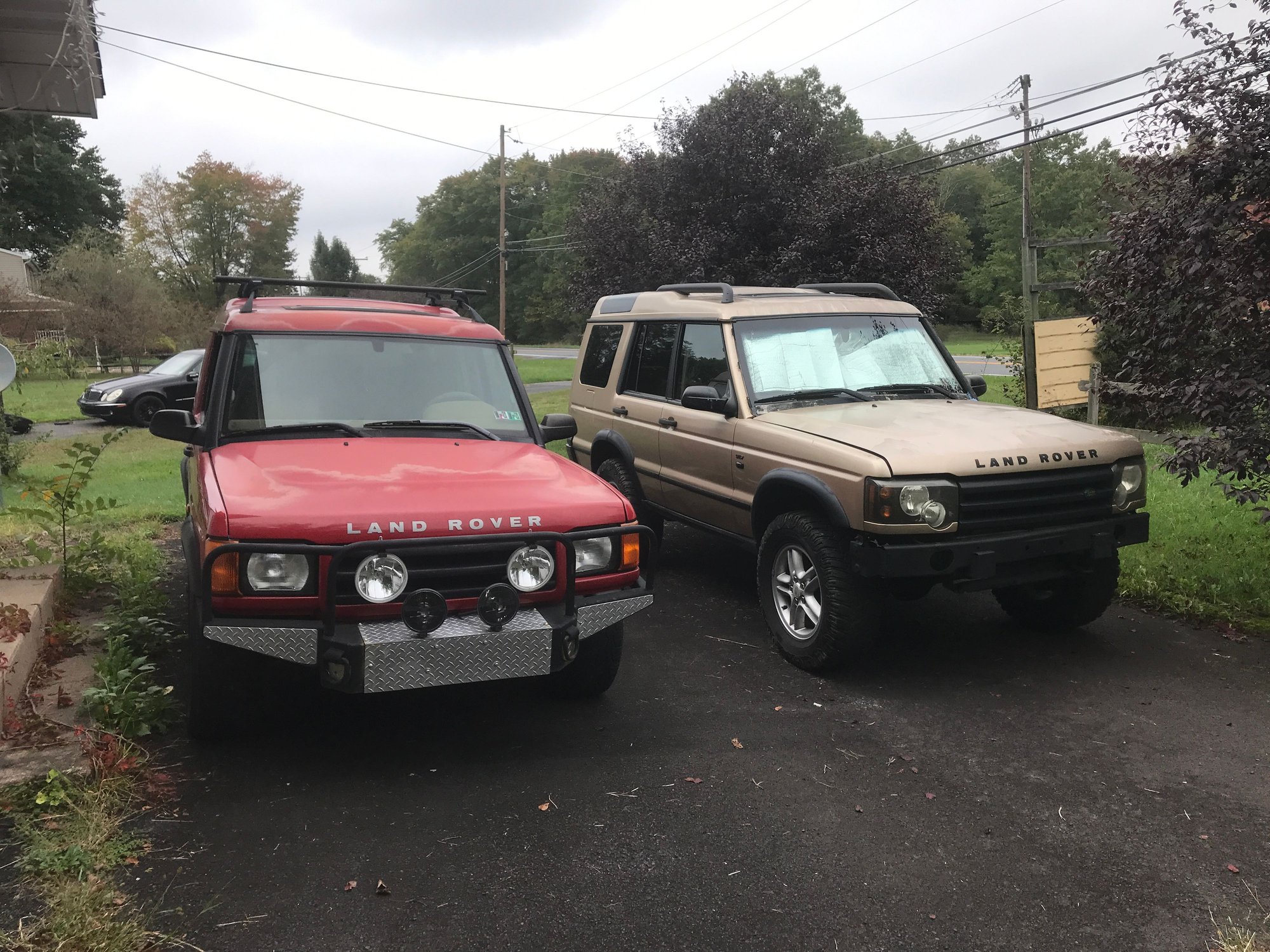 2000 Land Rover Discovery - 2000 & 2004 Discovery II for sale - Used - VIN SALTY1243YA260712 - 192,340 Miles - 8 cyl - 4WD - Automatic - SUV - Red - Auburn, PA 17922, United States