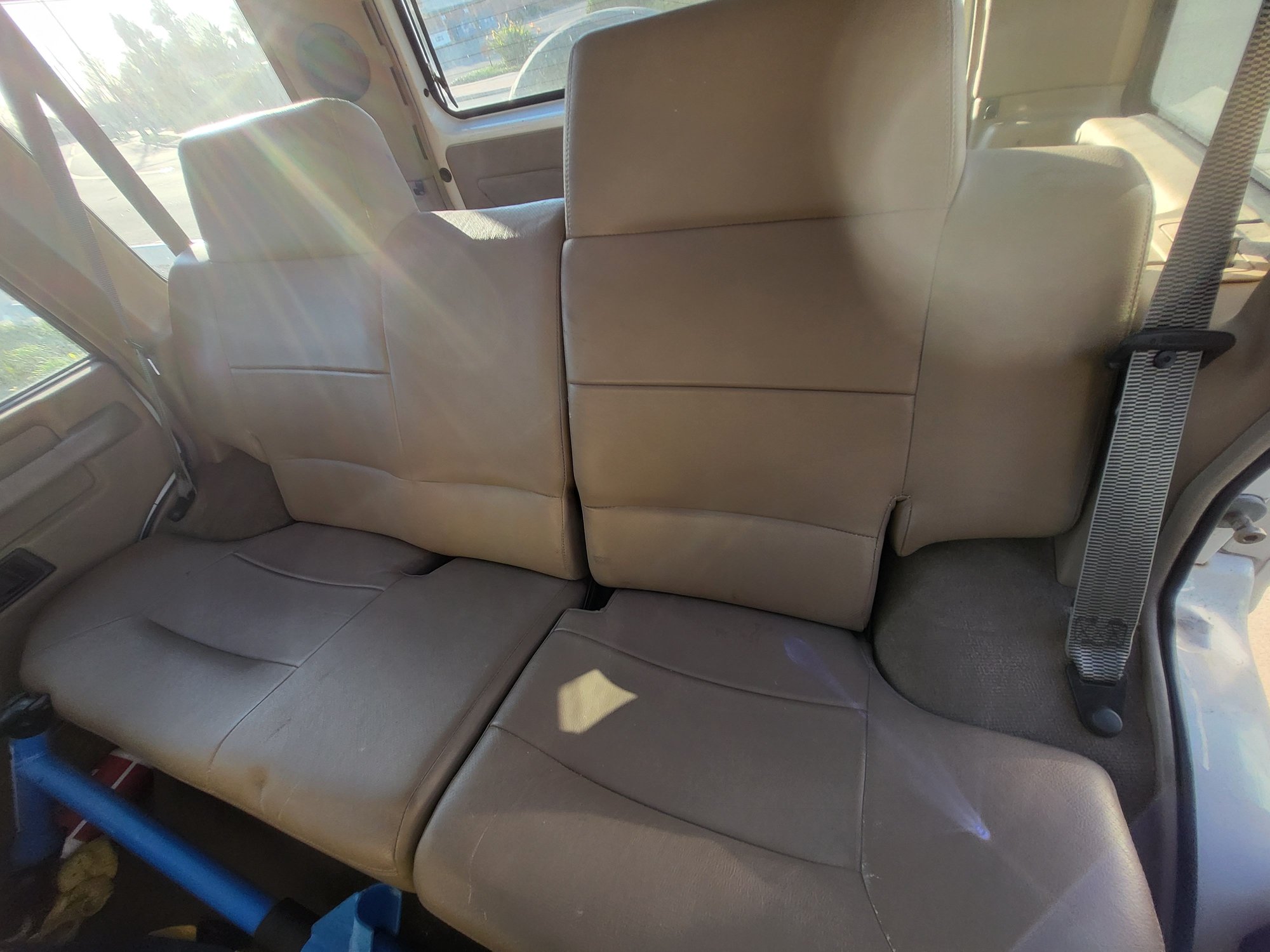 1995 Land Rover Discovery - 1995 Discovery for sale - low miles $2900 - Used - VIN SALJN1240SA141491 - 8 cyl - 4WD - Automatic - SUV - White - San Diego, CA 92120, United States