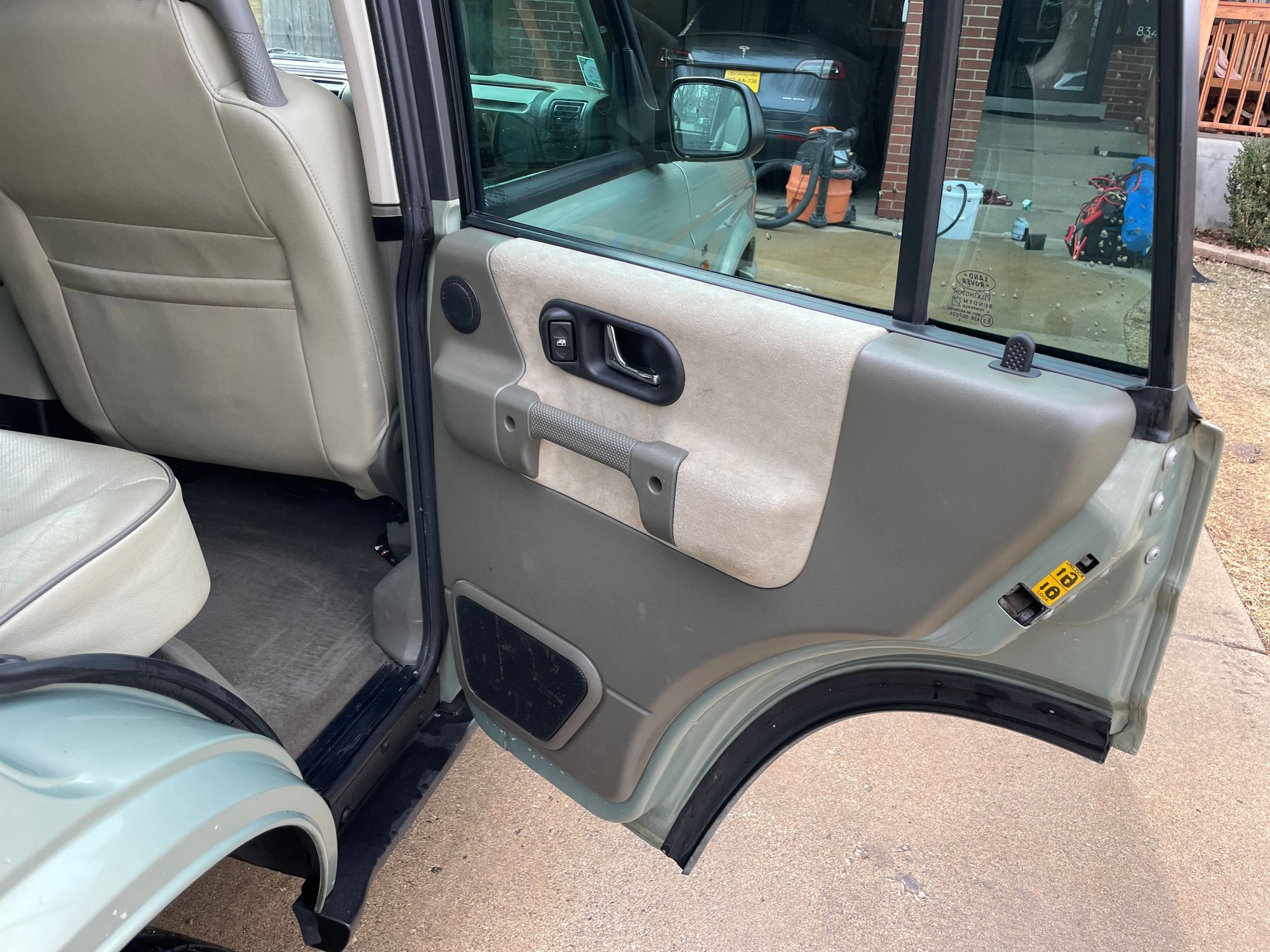 2004 Land Rover Discovery - 2004 Discovery (Original Owner/ Turner Engineering Engine) - Used - VIN Salty194x4a865911 - 120,000 Miles - 8 cyl - 4WD - Automatic - SUV - Other - La Grange, IL 60526, United States