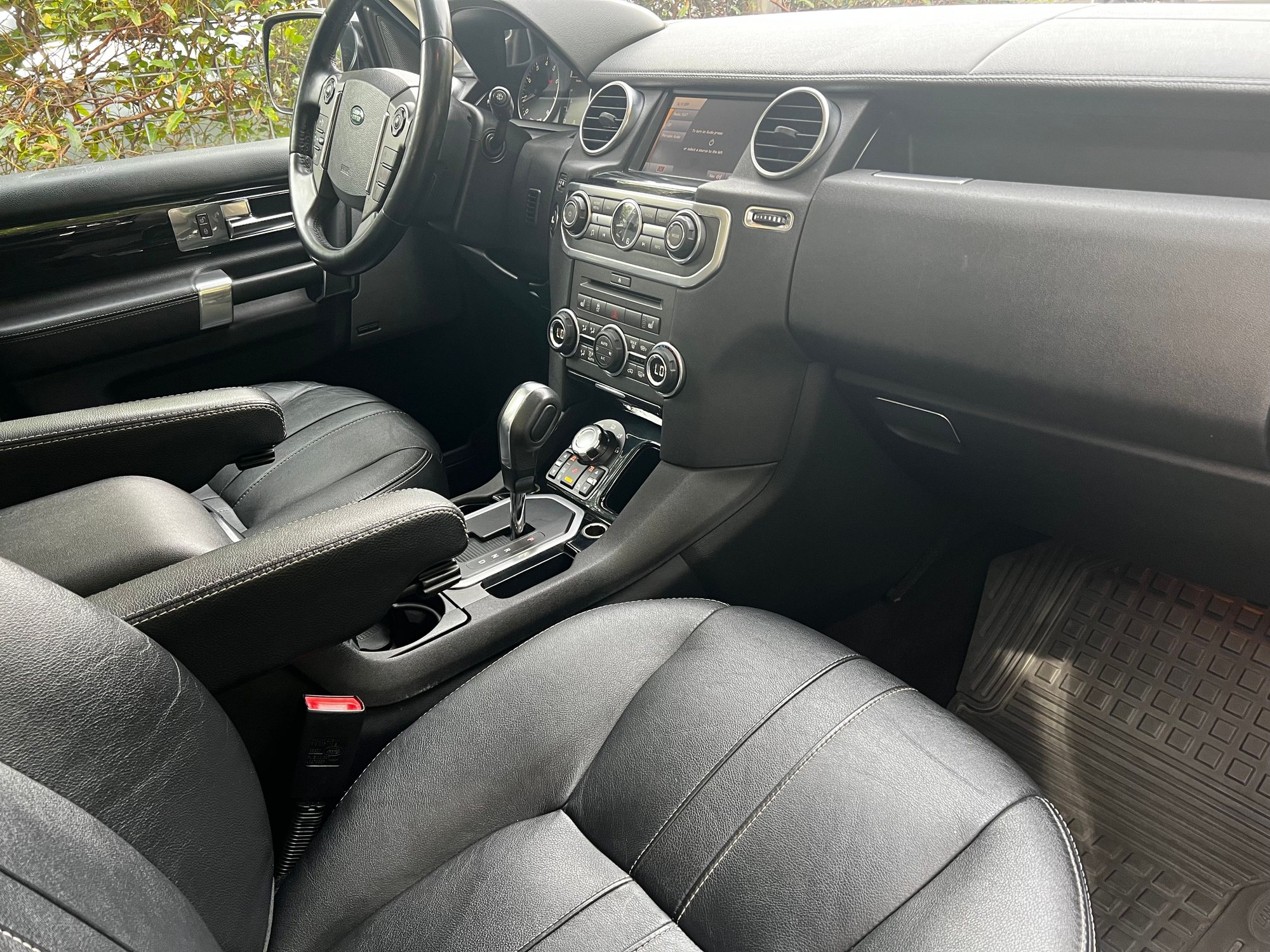2011 Land Rover LR4 - 2011 LR4 Metropolis Black Edition for sales NorCal - Used - VIN salag2d42ba584805 - 119,000 Miles - 8 cyl - 4WD - Manual - SUV - Black - Mill Valley, CA 94941, United States