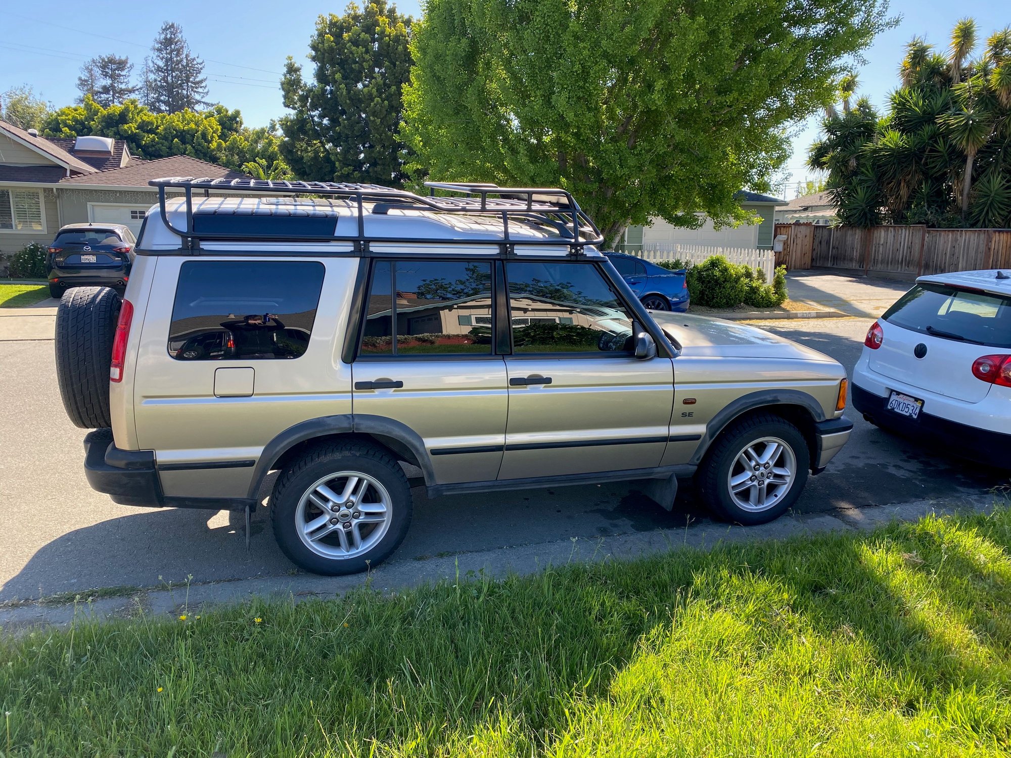 2002 Land Rover Discovery - 2002 Disco, Gold, Bay Area, $1,000 - Used - VIN SALTY15452A762575 - 150,000 Miles - 8 cyl - 4WD - Automatic - SUV - Gold - San Jose, CA 95117, United States