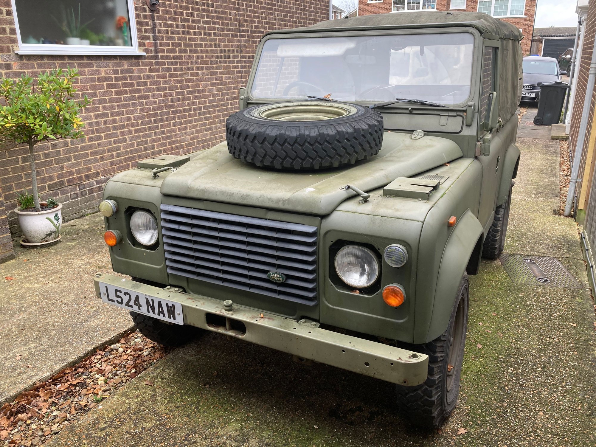 1994 Land Rover Defender 90 - Ex-army Land Rover 90 - Used - VIN SALLDVAC7LA938508 - 25,093 Miles - 4 cyl - 4WD - Manual - Convertible - Other - Ringmer BN85JU, United Kingdom