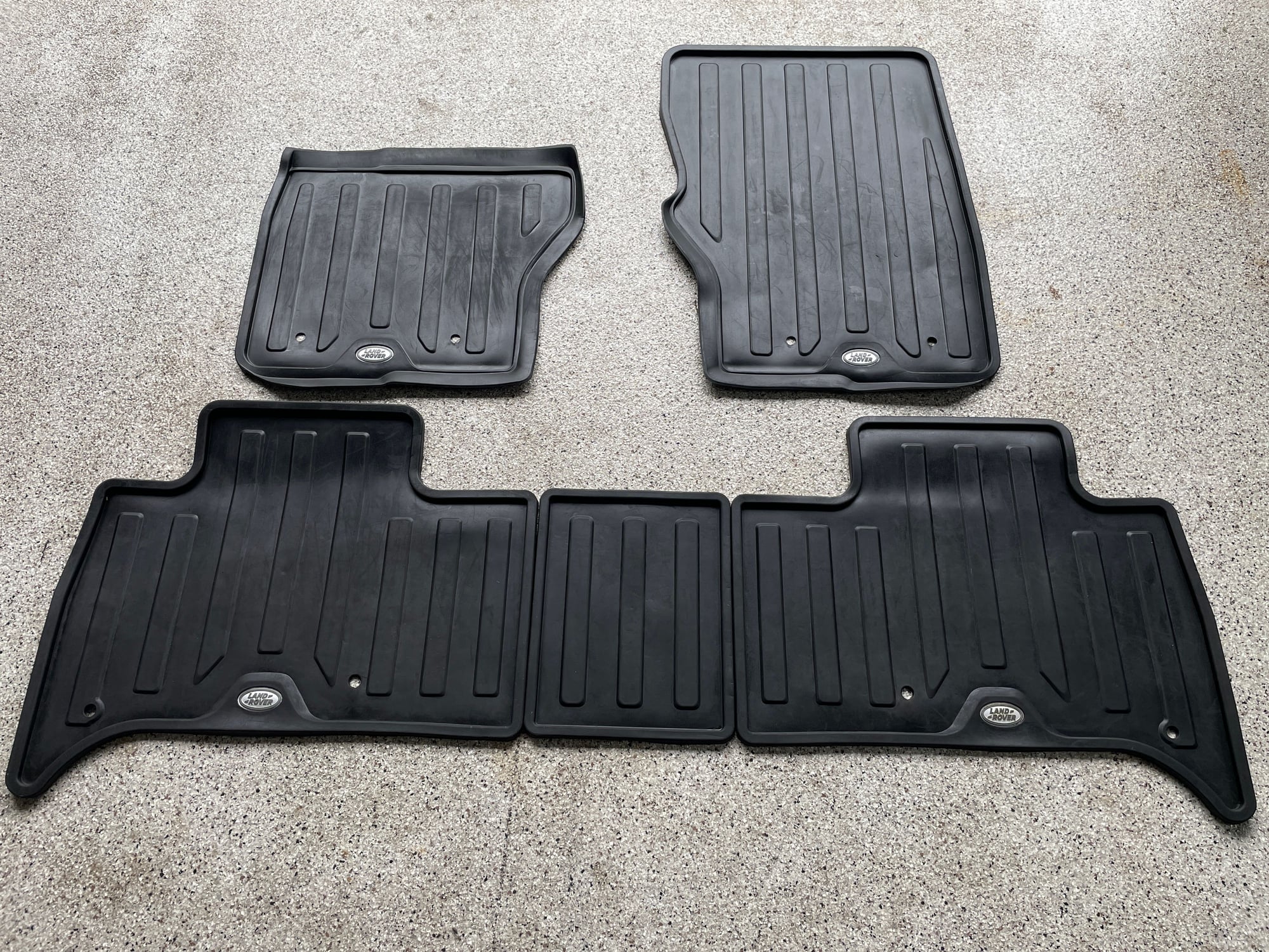 Interior/Upholstery - Discovery 5 L462 5-piece rubber mat set - Used - -1 to 2025  All Models - Chatham, NJ 07928, United States