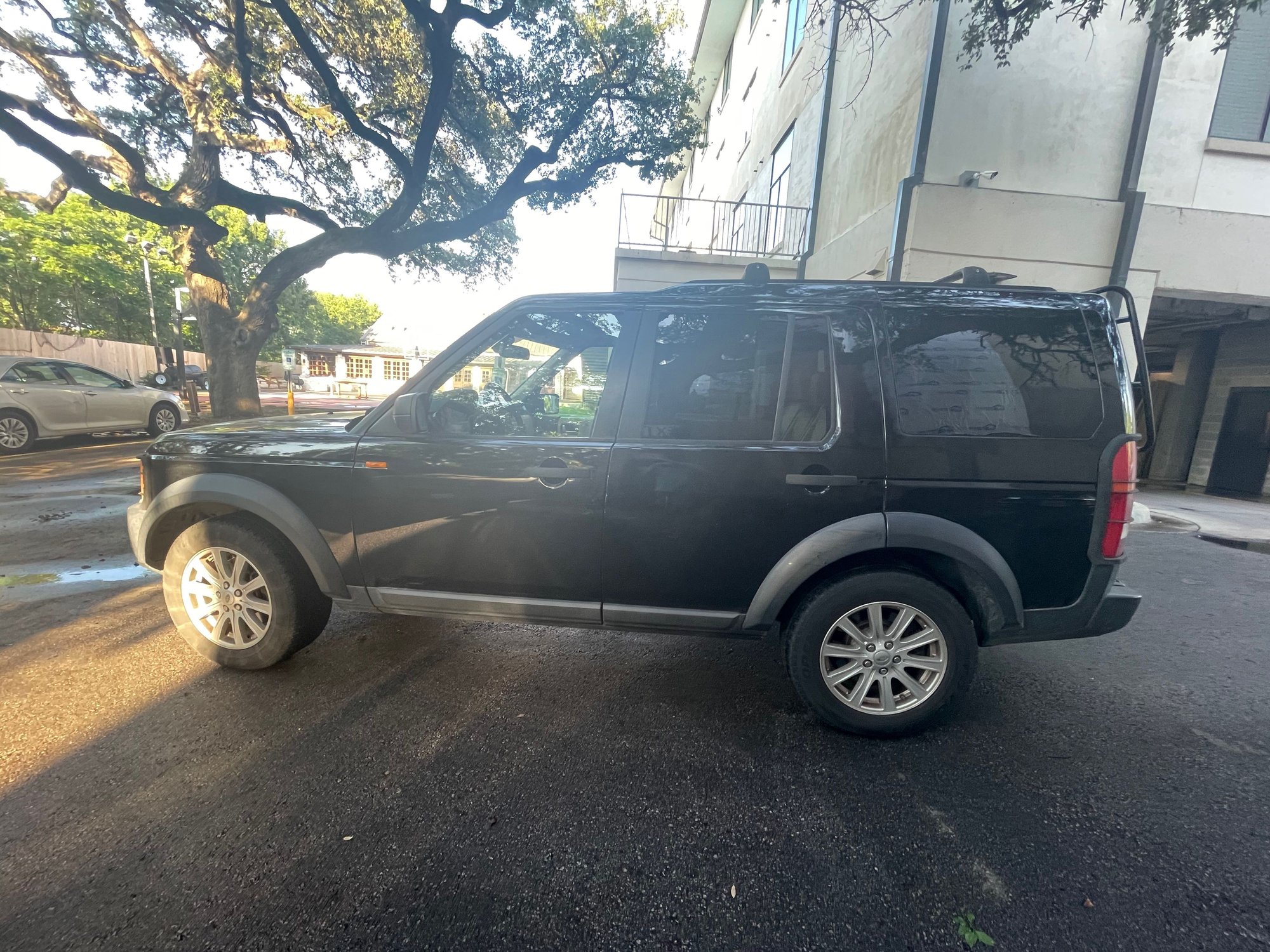 2007 Land Rover LR3 - 2007 LR3 SE w/ extras! - Used - VIN SALAE25497A436467 - 8 cyl - 4WD - Automatic - SUV - Black - Little Rock, AR 72207, United States