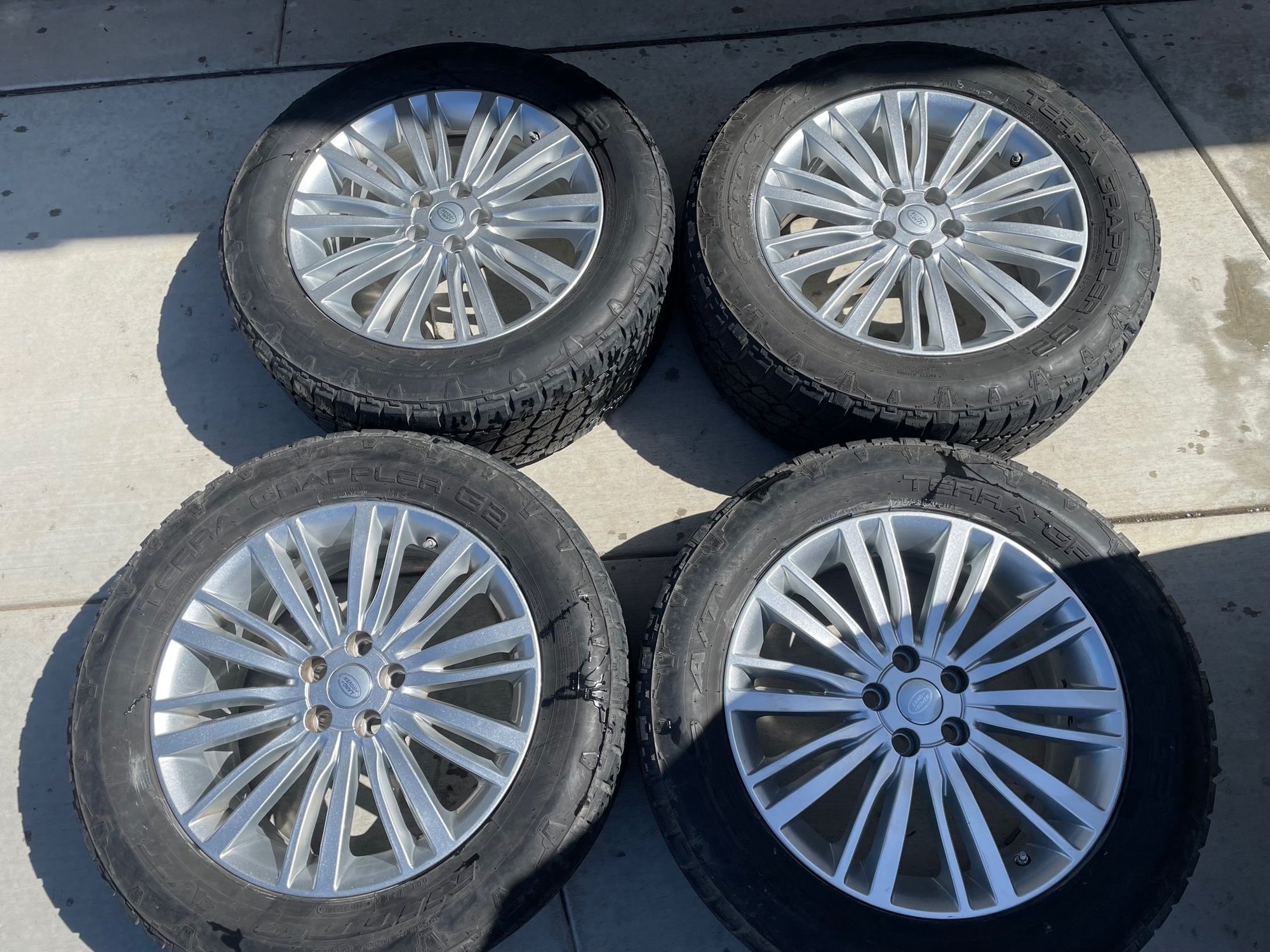 Wheels and Tires/Axles - 20" Land Rover Discovery 5 OEM Wheels, A/T tires, TPMS - Used - 2017 to 2023 Land Rover Discovery - Orcutt, CA 93455, United States