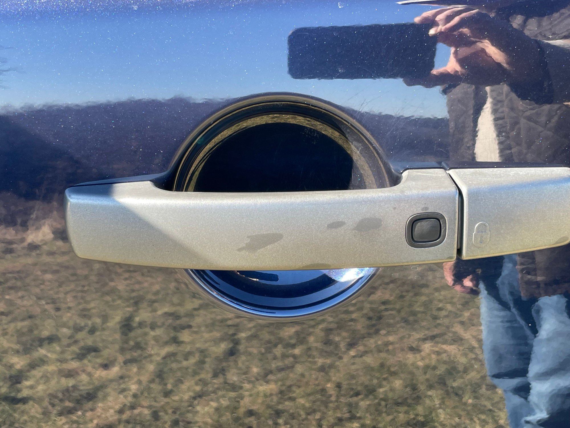 2013 Land Rover LR4 - Well Cared For 2013 Loire Blue L - Used - VIN SALFR2BG2DH365401 - 186,635 Miles - 8 cyl - AWD - Automatic - SUV - Blue - Pittsburgh, PA 15086, United States