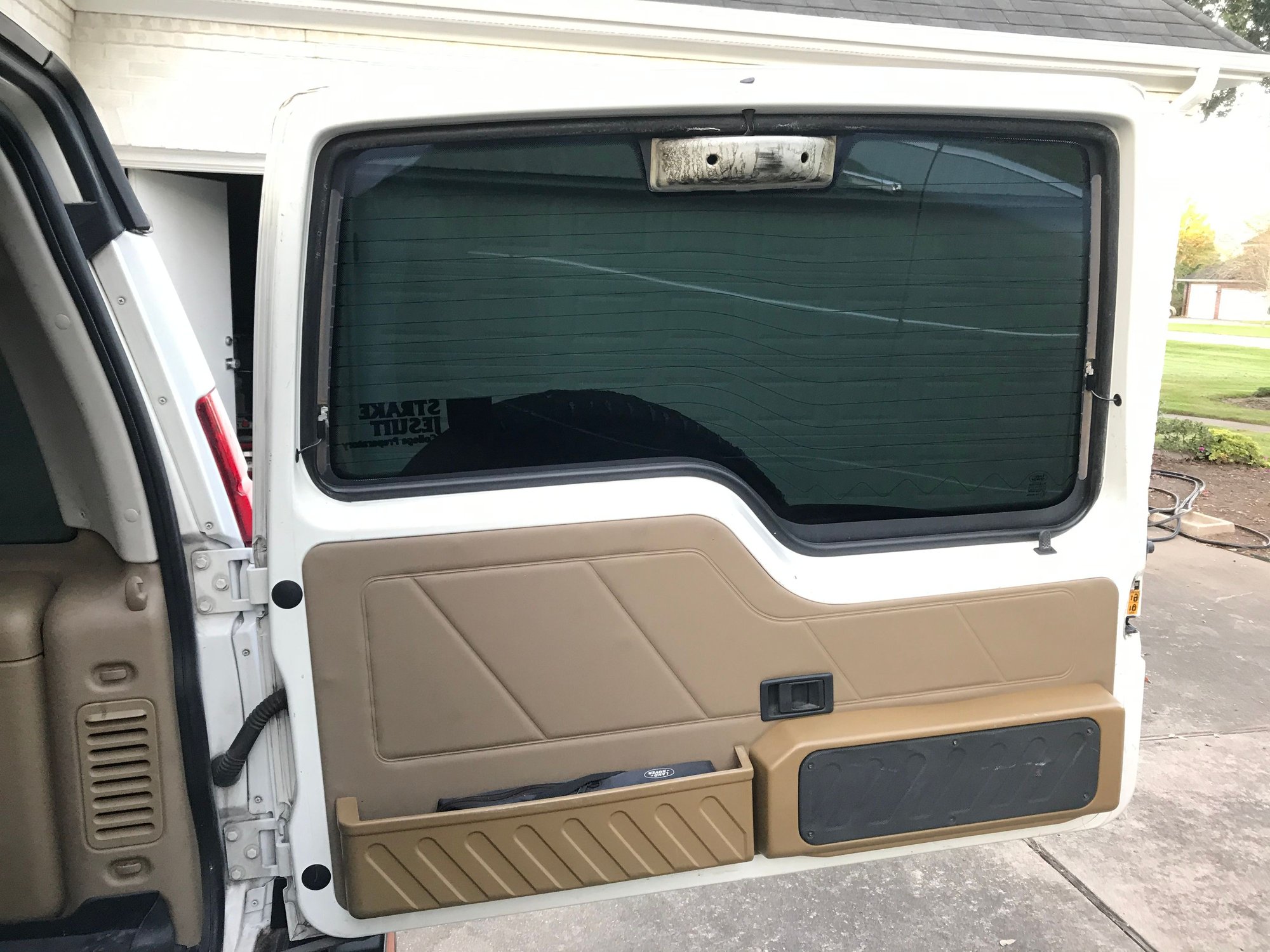 2002 Land Rover Discovery - Running Strong & Cool!!!! 2002 Discovery SE II Best Offer - Used - VIN SALTY12412A742781 - 248,774 Miles - 8 cyl - AWD - Automatic - SUV - White - Houston, TX 77496, United States
