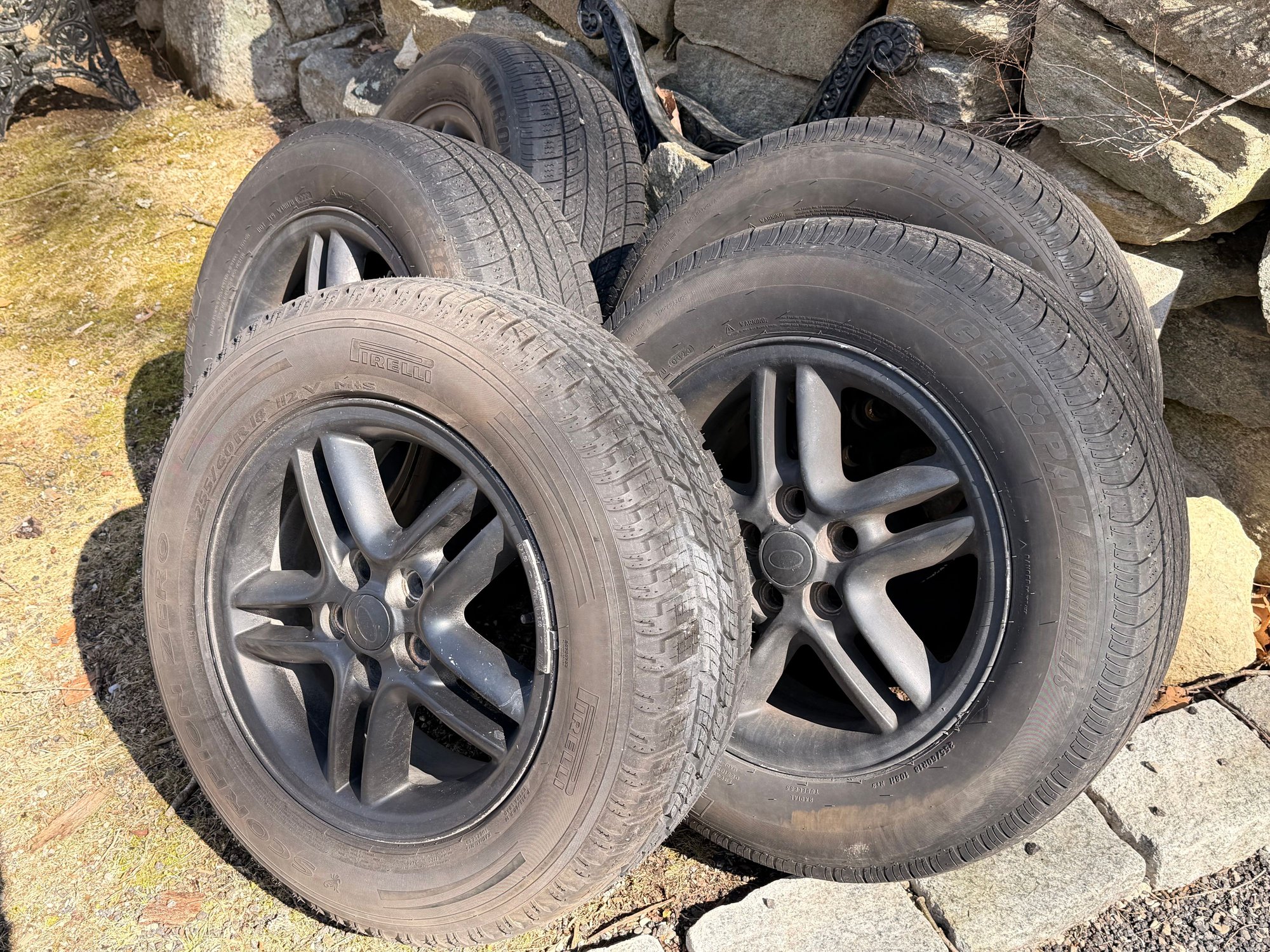 Wheels and Tires/Axles - 18” Hurricanes x5. Disco 2. - Used - All Years  All Models - Carmel, NY 10512, United States