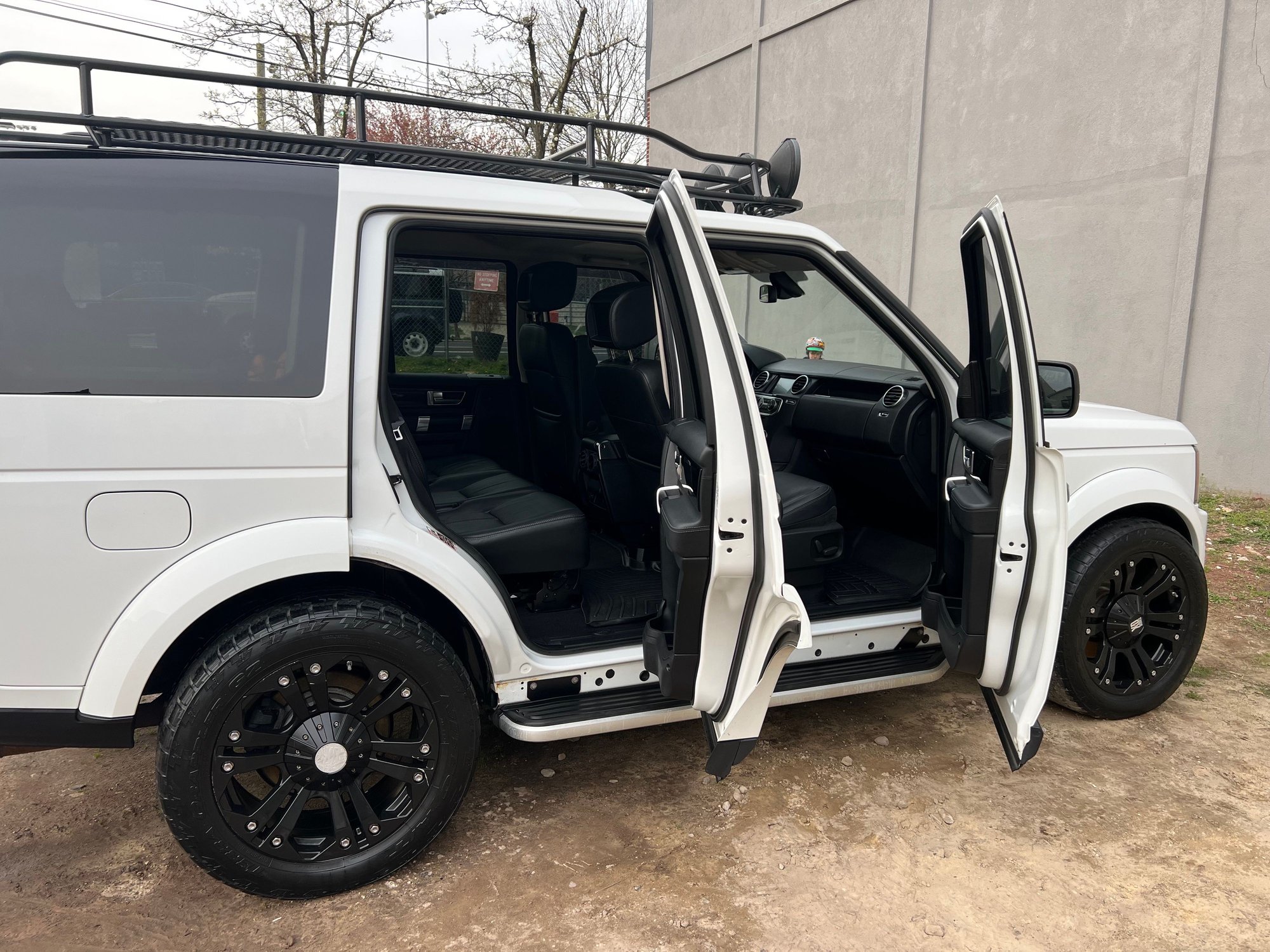 2012 Land Rover LR4 - 2012 Land Rover LR4 HSE - Used - VIN SALAK2D49CA646698 - 83,133 Miles - 8 cyl - AWD - Automatic - White - Jersey City, NJ 07302, United States