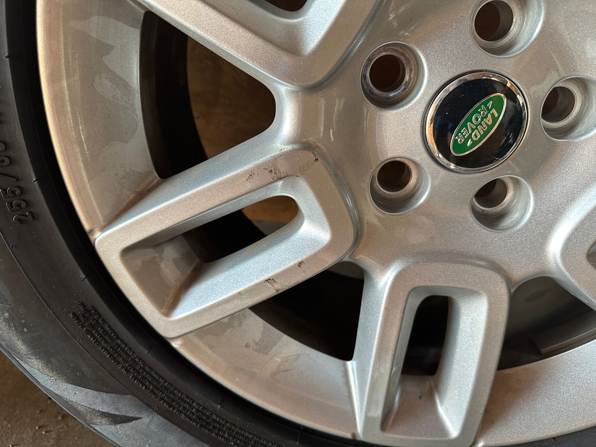 Wheels and Tires/Axles - OEM 19" Wheels and Tires Land Rover Defender 110 \ 90 - Set of 4 - Used - 2020 to 2024 Land Rover Defender - 2020 to 2024 Land Rover Defender 110 - 2020 to 2024 Land Rover Defender 90 - Los Angeles, CA 90036, United States