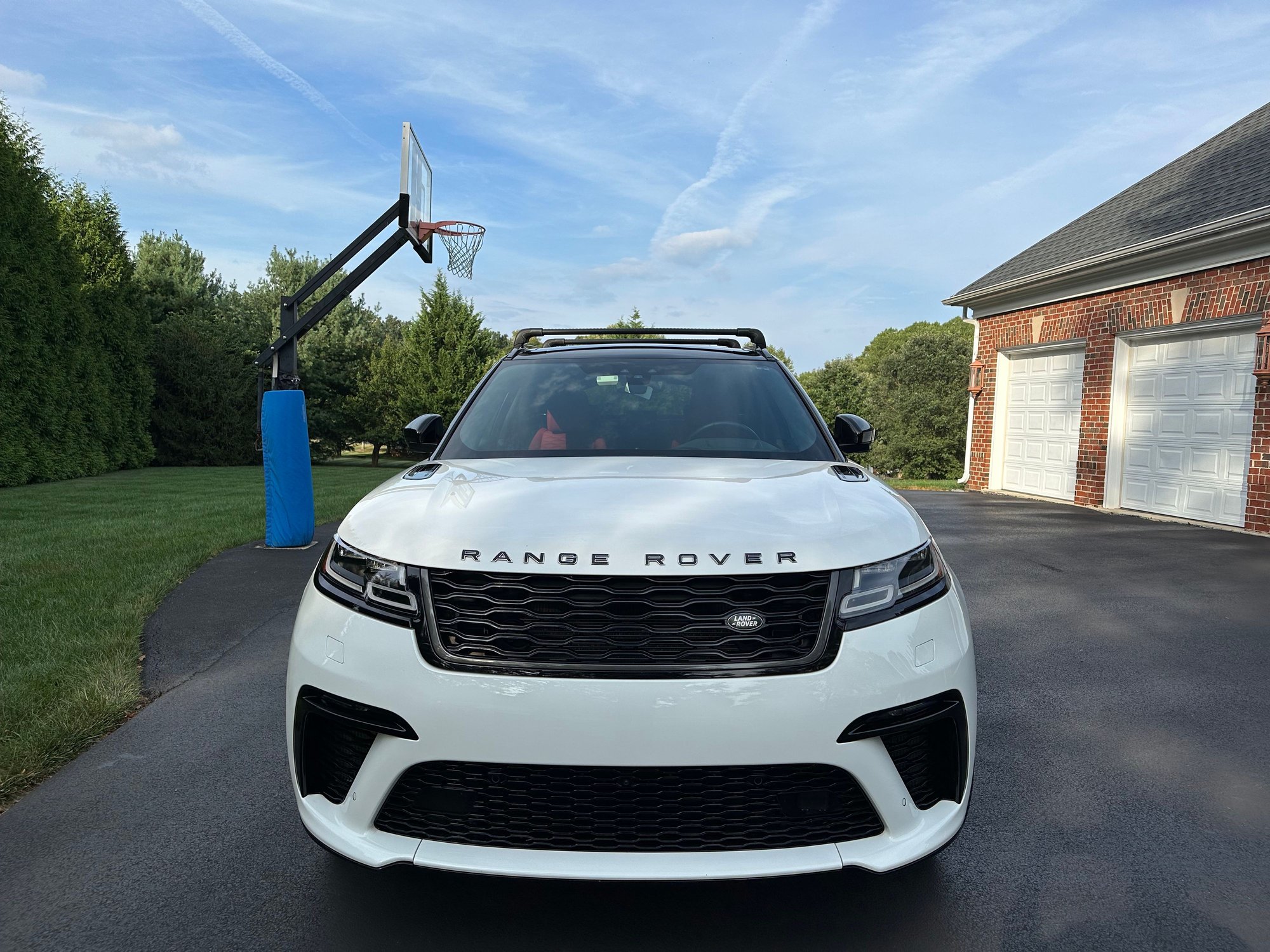 2020 Land Rover Range Rover Velar - RARE 2020 VELAR SVAutobiography for sale by owner - Used - VIN SALYU2EEXLA267628 - 36,500 Miles - 8 cyl - AWD - Automatic - SUV - White - Reisterstown, MD 21136, United States