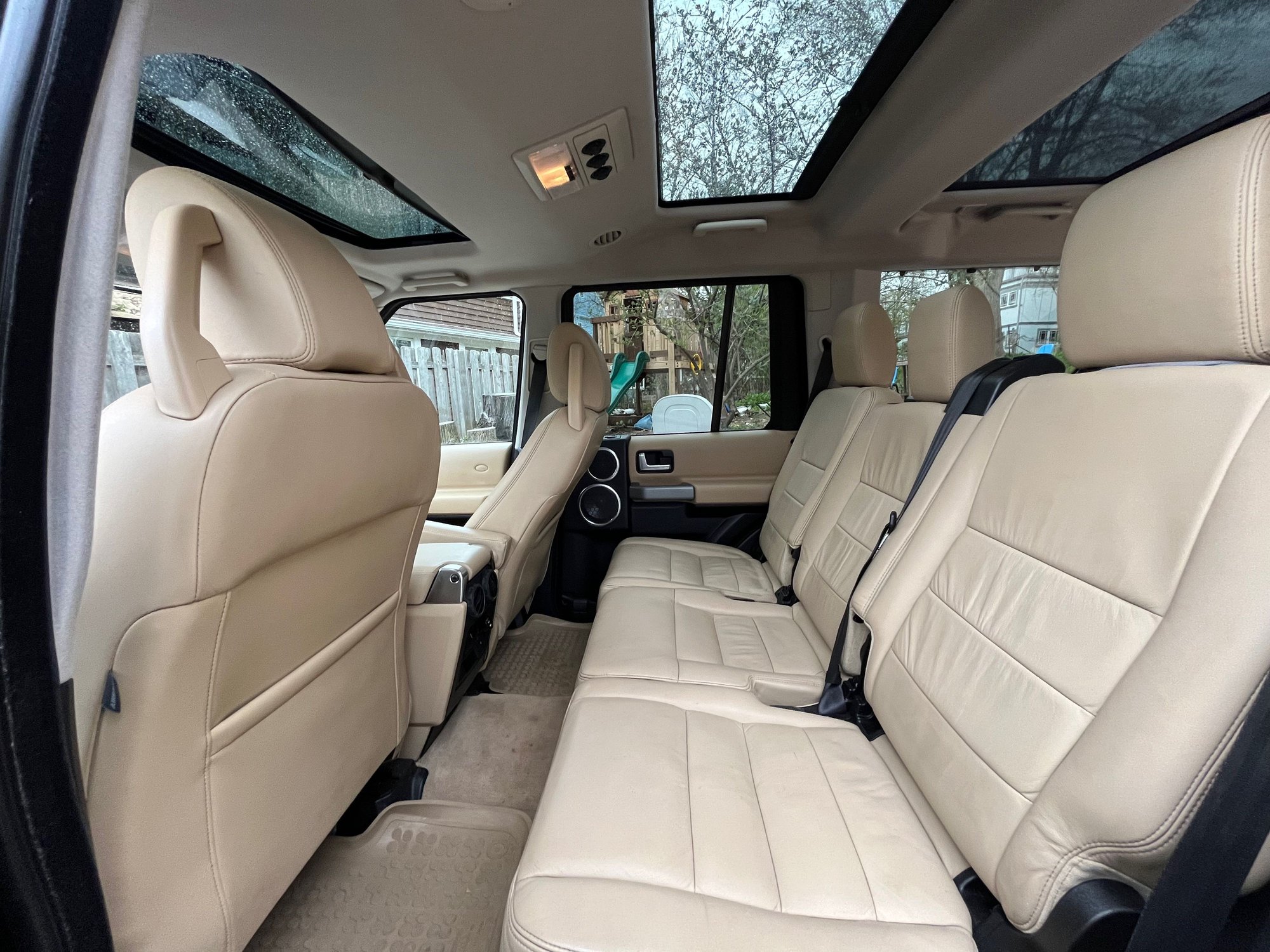 2008 Land Rover LR3 - 2008 LR3 HSE in great mechanical shape - Used - VIN SALAG25418A460581 - 116,000 Miles - 8 cyl - 4WD - Automatic - SUV - Black - Madison, WI 53706, United States