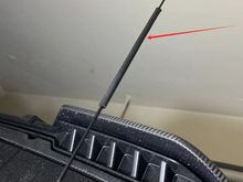 I installed foam sponge on the antenna to prevent it from bouncing back and hitting the rear wing of the car.