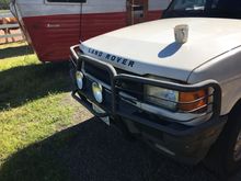 Is this a Landrover Discovery brush guard? It came on my new Disco. It's needs a good refinishing.😂😂