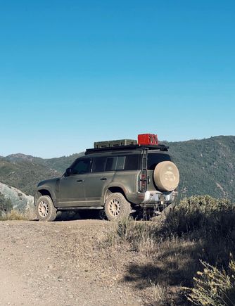 Post Deliver Upgrades
✅ Satin PPF Full Body Wrap
✅ Tinted Windows
✅ OEM Undershield & Extended Wheel Arches
✅ OEM L’Orange Rear Recovery hooks
✅ Frontrunner Roofrack
✅ Lucky8 Rear Ladder
✅ Lucky8 Rock Sliders
✅ Evocourse Dakar Zero 18s
✅ BFG K02 — 255/70R18

Original Order: MY22 - Defender S P300
🟩 — Pangea Green
❄️ — Cold Climate Pack
🔊 — Comfort and Convenience Pack
💨— Air Suspension Pack
💡— Premium LED headlights with signature DRL
🕯— Front Fog Lights
🪝— Tow Hitch Receiver
⬛️ — Ebony Morzine He