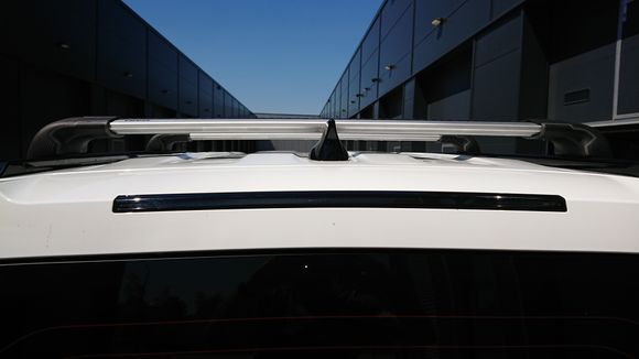 Thule Edge Wingbar lowered