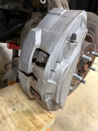 2020 Discovery front caliper