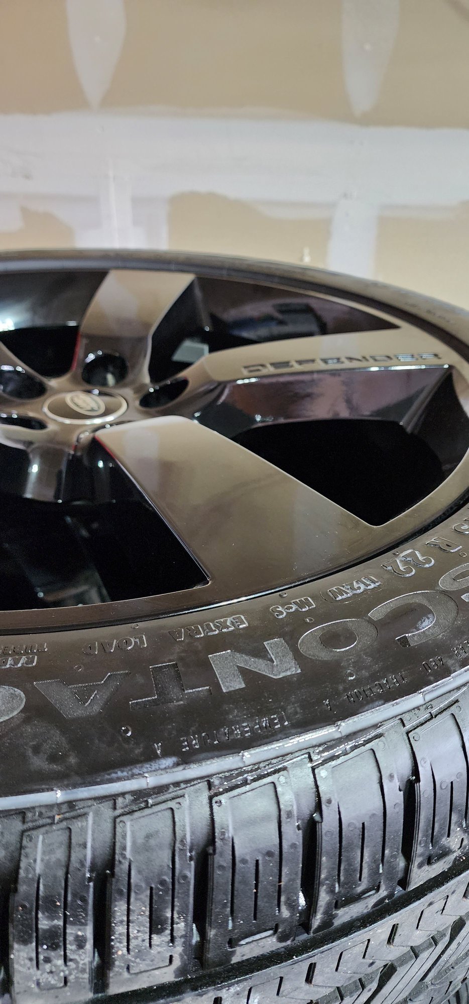 Wheels and Tires/Axles - Take offs Defender 5098 22" Gloss Black - Used - 2020 to 2024 Land Rover Defender 110 - Colorado Springs, CO 80923, United States