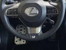 Good evening! I am interested in buying a Lexus 450h f sport and I looked at that dealership that I have available. But I never looked at a Lexus RX steering wheel that way, it looks like the original leather was torn off. I asked the dealer and I am waiting for the answer. What do you think? Another thing, it is always good to avoid corporate car, what tips can you tell me to evaluate the conditions of the Lexus RX 450h f sport. Thanks!