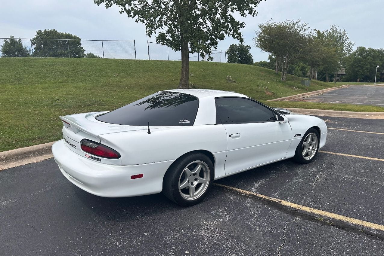 1999 Chevrolet Camaro - 1999 Camaro 383 SBC, carbureted, 6-speed - Used - VIN 2G1FP22K9X2102009 - 8 cyl - 2WD - Manual - Coupe - White - Nixa, MO 65714, United States