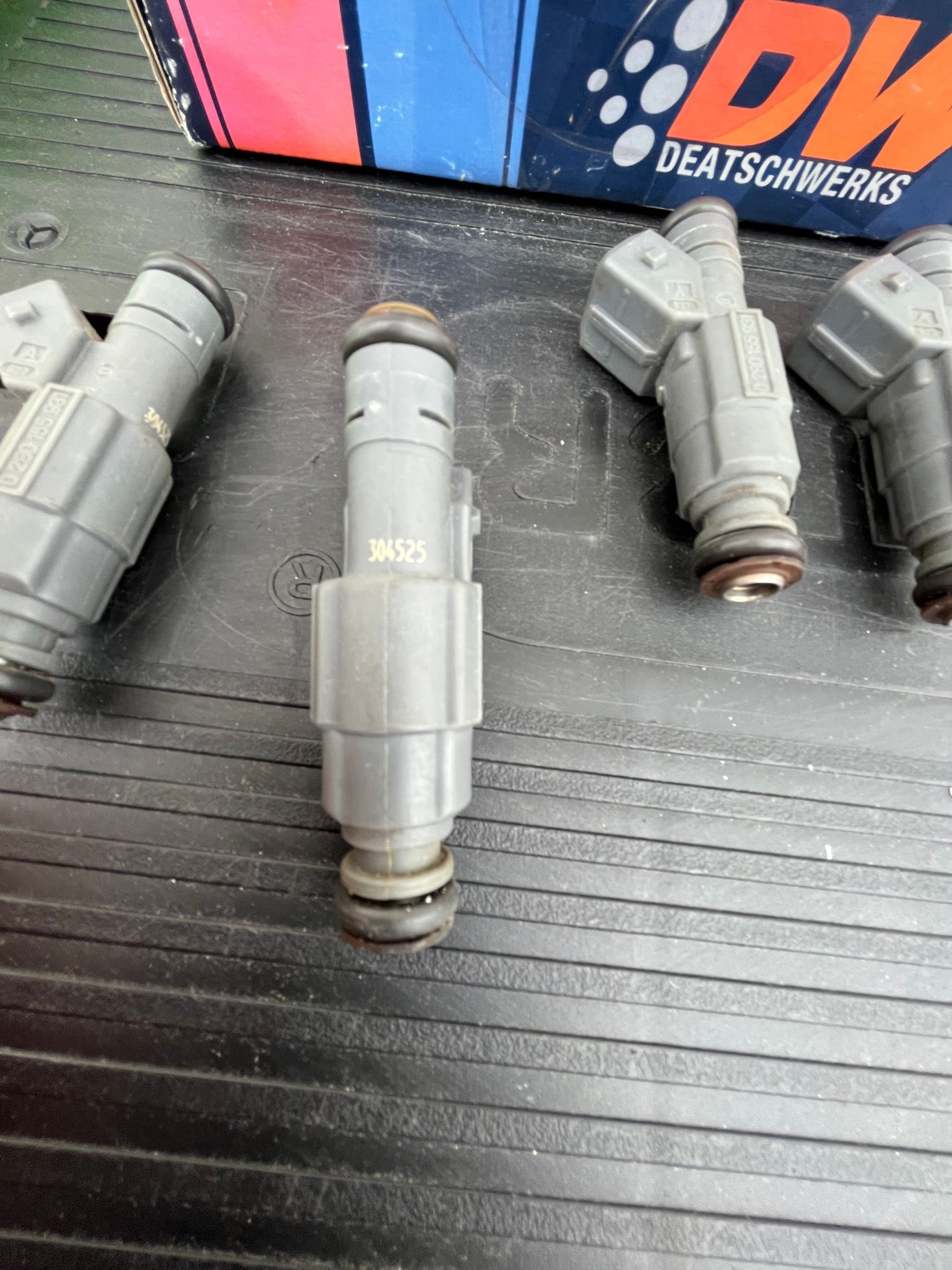 Engine - Intake/Fuel - LS1 LS6 0280155931 (SET OF 8) Bosch Fuel Injectors - Used - 0  All Models - Brick, NJ 08723, United States