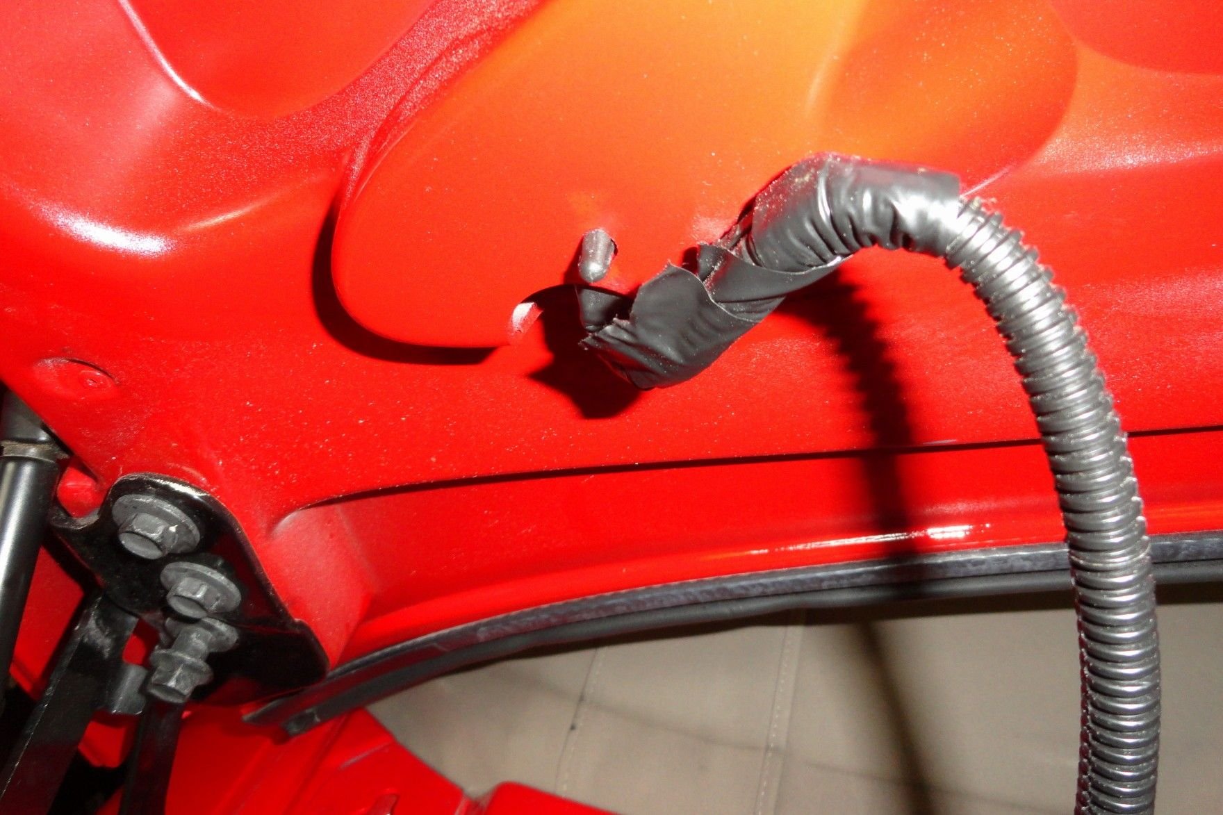 One bolt looks out but its the same on both sides with no movement.