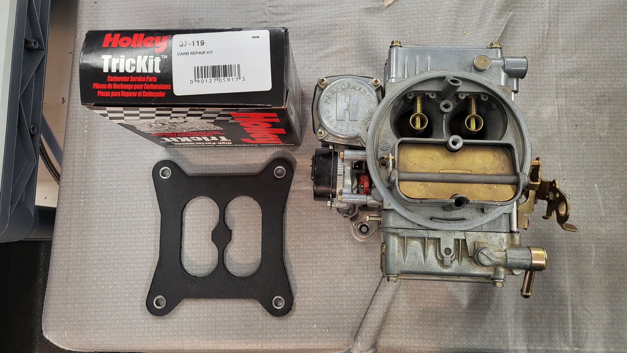 Engine - Intake/Fuel - 600 Holley with New Rebuild Kit - Used - 0  All Models - Lititz, PA 17543, United States