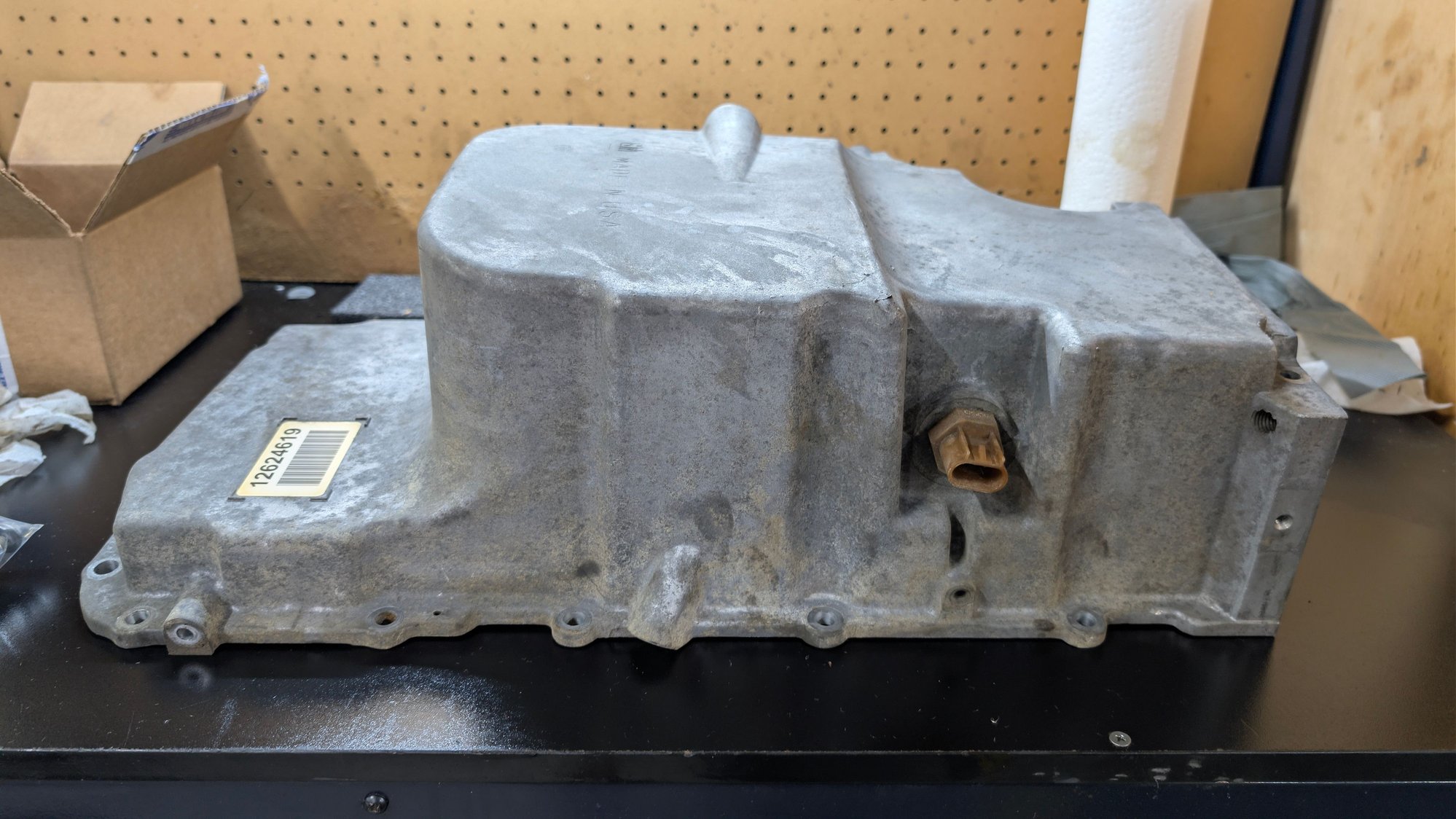 Engine - Internals - LS3 oil pan from 2011 Camaro SS - Used - 2011 to 2015 Chevrolet Camaro - Waynesboro, MS 39362, United States