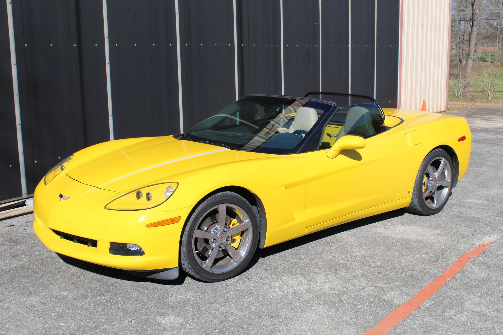 2008 Chevrolet Corvette - 2008 Corvette Convertible LT3 for Sale - Used - VIN 1G1YY36W385132427 - 43,600 Miles - 8 cyl - 2WD - Automatic - Convertible - Yellow - Marietta, GA 30062, United States