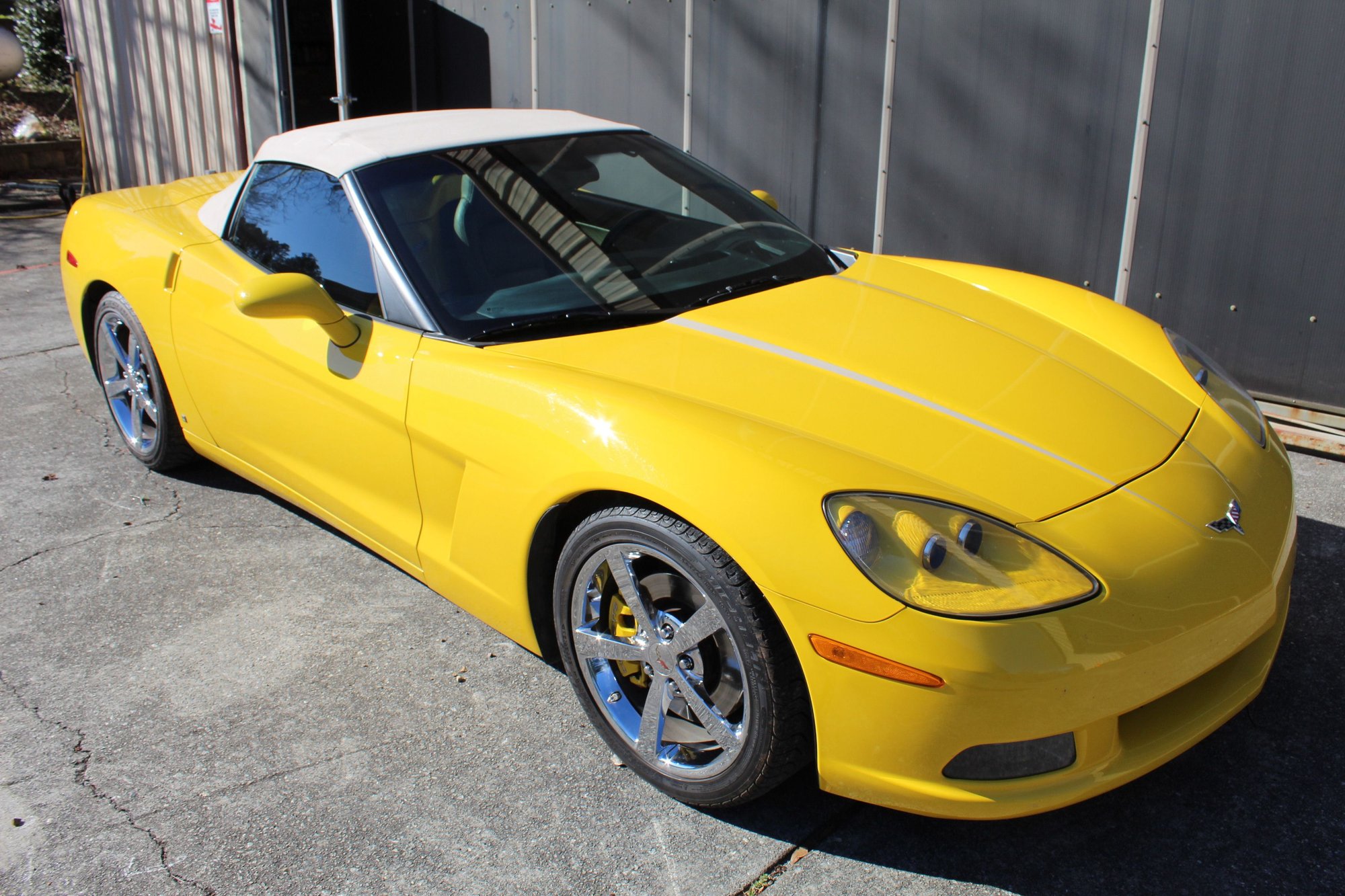 2008 Chevrolet Corvette - 2008 Corvette Convertible LT3 for Sale - Used - VIN 1G1YY36W385132427 - 43,600 Miles - 8 cyl - 2WD - Automatic - Convertible - Yellow - Marietta, GA 30062, United States