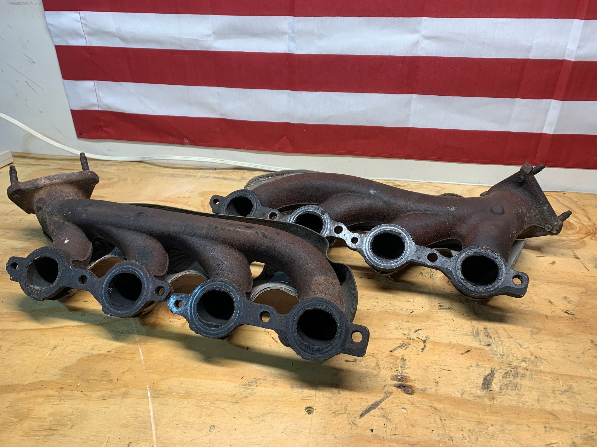 Engine - Exhaust - 5.3/6.0 stock exhaust manifolds - Used - 0  All Models - Spring, TX 77386, United States