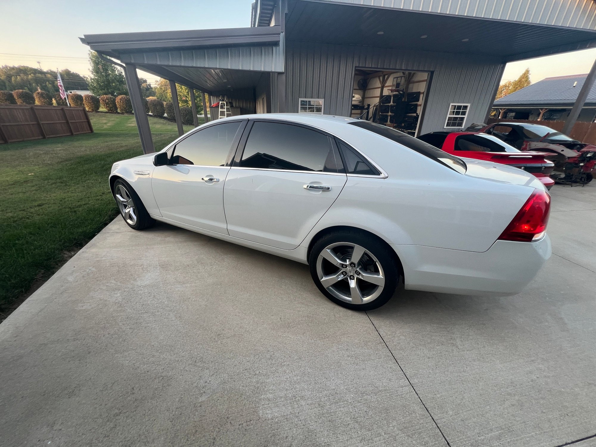 2014 Chevrolet Caprice - 2014 caprice ppv - Used - VIN 6g3ns5r24el982285 - 145,000 Miles - 8 cyl - 2WD - Automatic - Sedan - White - Owensboro, KY 42301, United States