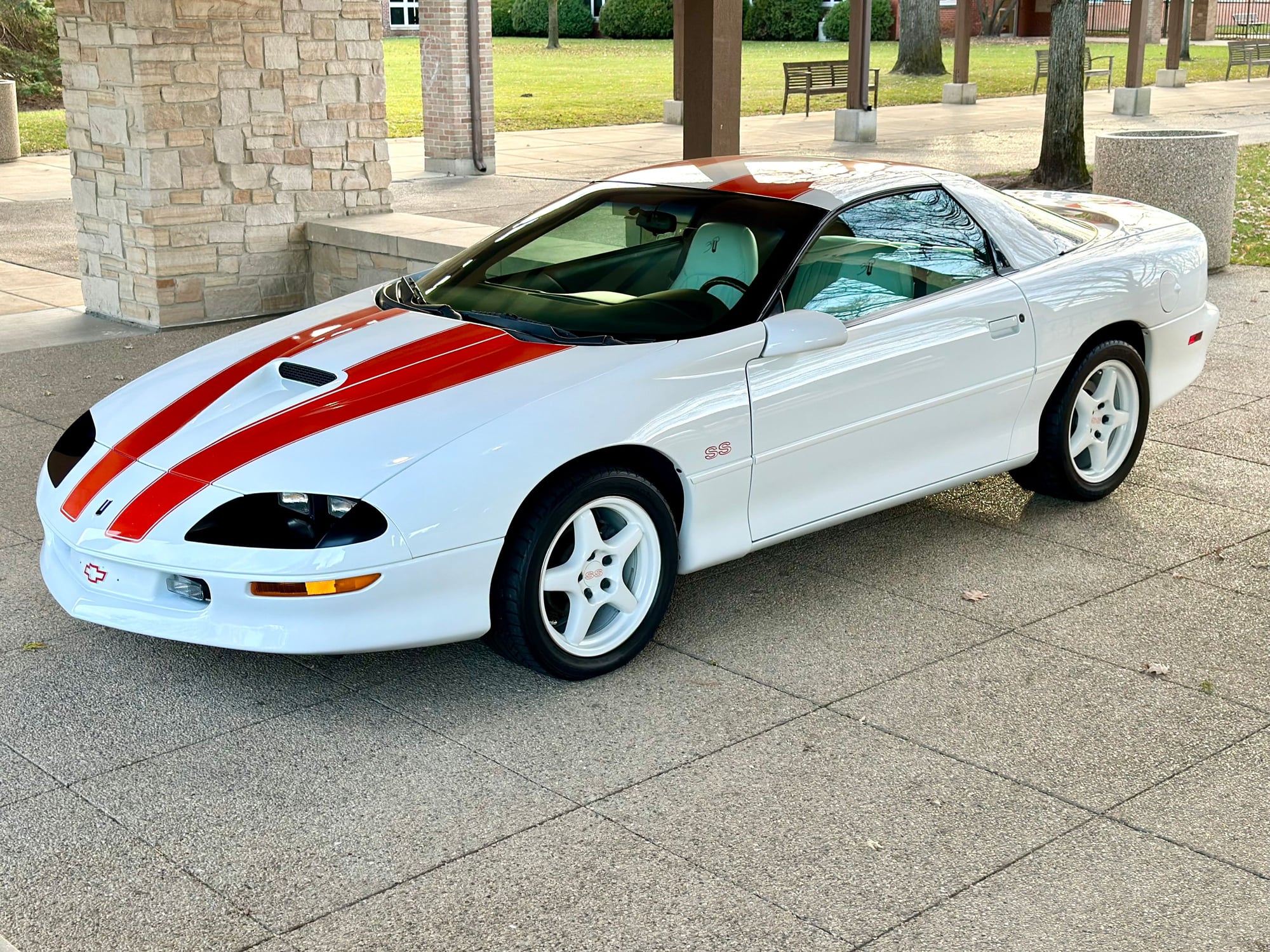 1997 Chevrolet Camaro - 1997 Camaro SS Anniversary Hardtop Manual No Mods 17k miles - Used - VIN 2G1FP22P2V2129500 - 17,300 Miles - 8 cyl - 2WD - Manual - Coupe - White - Palos Heights, IL 60463, United States