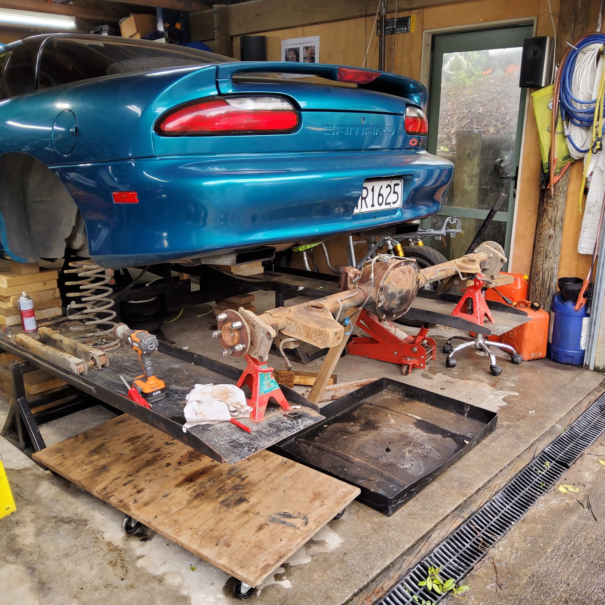 Yea - Diff out ready for some paint... and seal and and and .... what do I need to do to this?