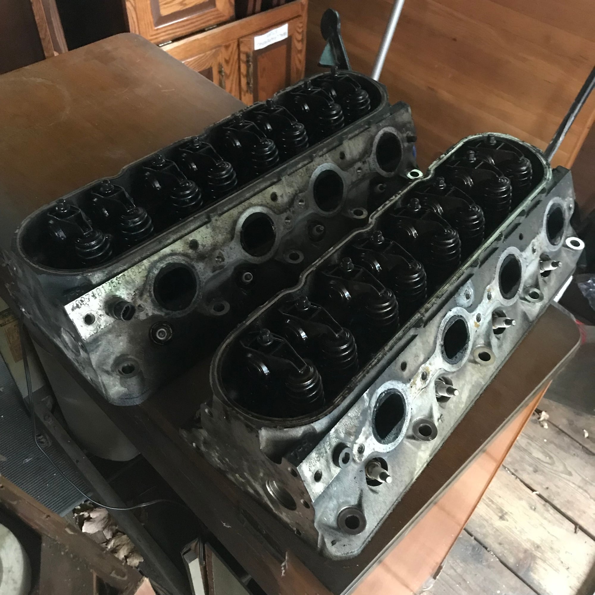  - 799 cylinder heads, complete - Old Town, ME 04468, United States