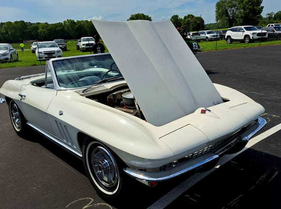 I used to have mad skills at calling the year of C2 and C3 Corvette's and thought this 67 was a 65...oops!