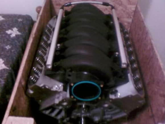 LS7 powerplant patiently awaiting installation into the stingray.