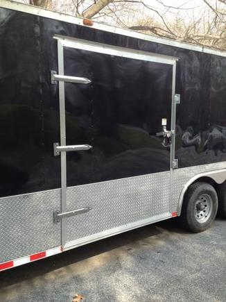 drivers side All doors have padlocks plus a 2nd lock on the handle....