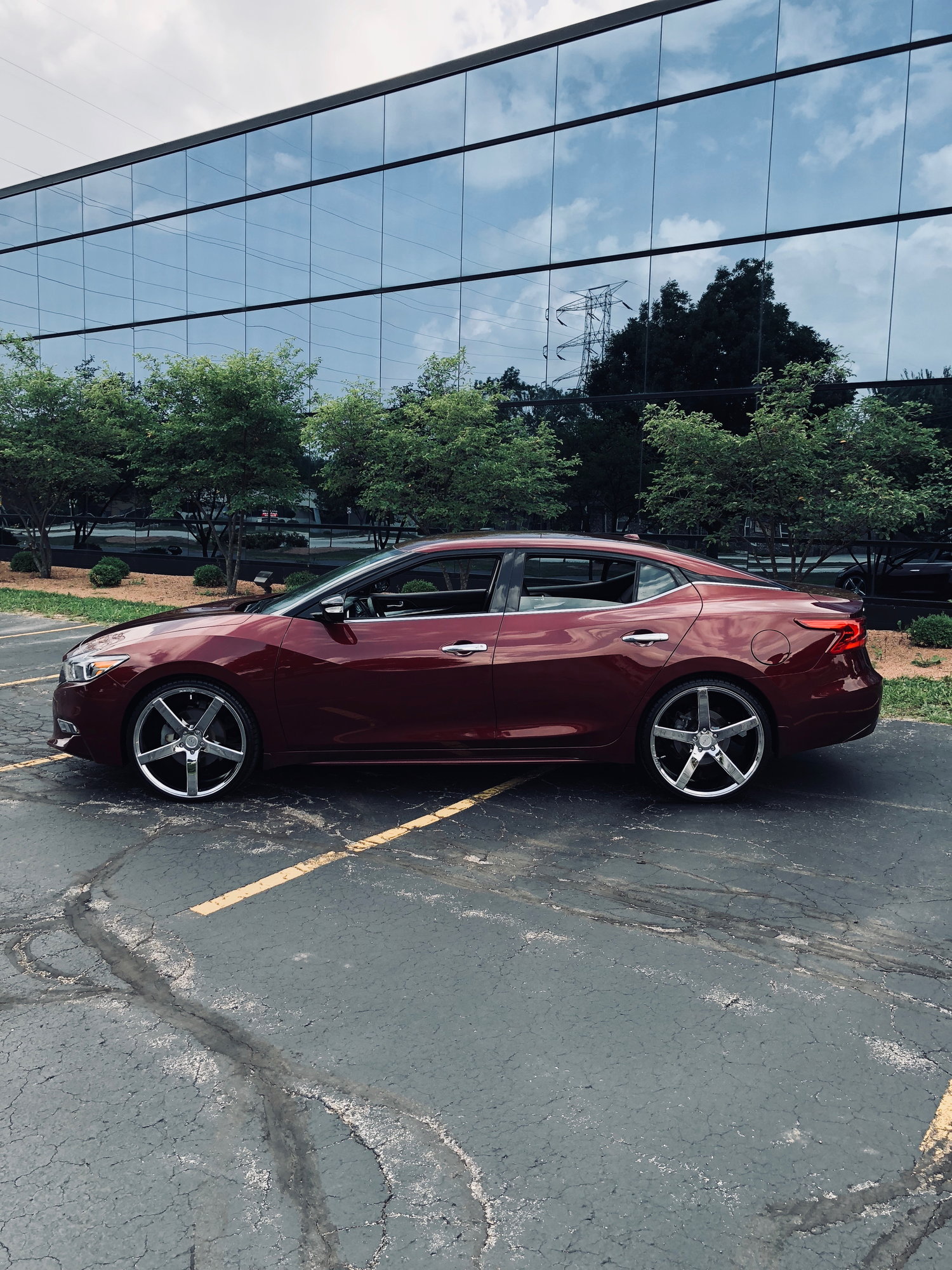 2017 nissan maxima on 22s