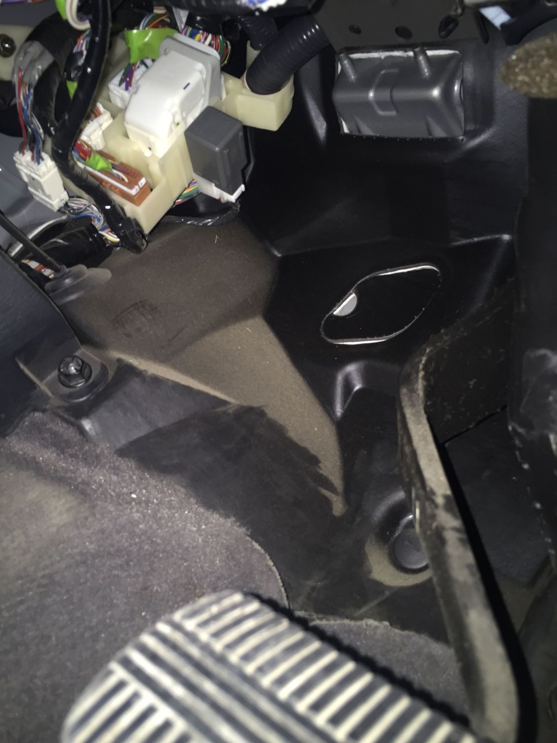 Nissan Altima: Resetting the moonroof switch Nissan Altima: Resetting the moonroof switch