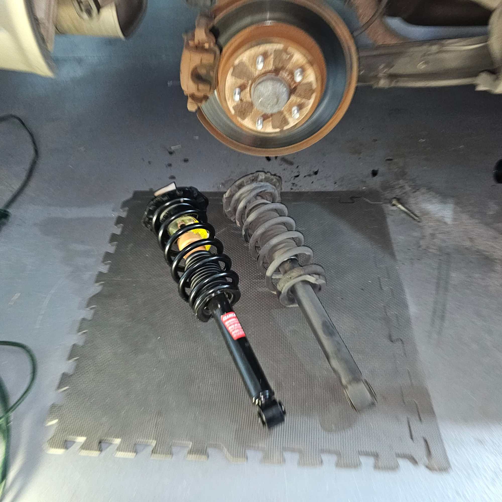 Monroe Quick struts for the rear (Black).