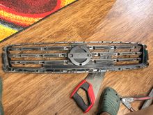 Inner grille cutting 