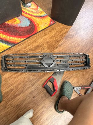 Inner grille cutting 