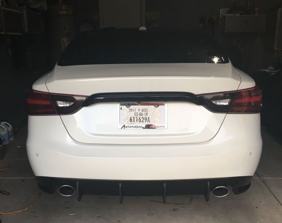 Tinted tails and rear diffusor