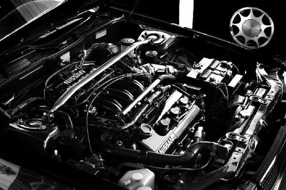 B/W engine pic