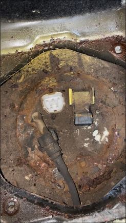 when the cover is removed, you can see all that rust and dirt