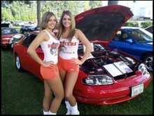 the Hooter girls