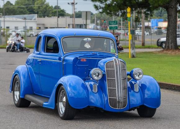 Another pic from the MPD officer cruise, at the MPD east precinct. My favorite photo of the '36...