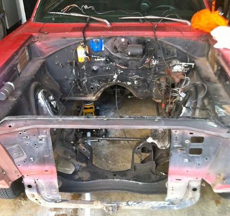 Engine compartment : Before..